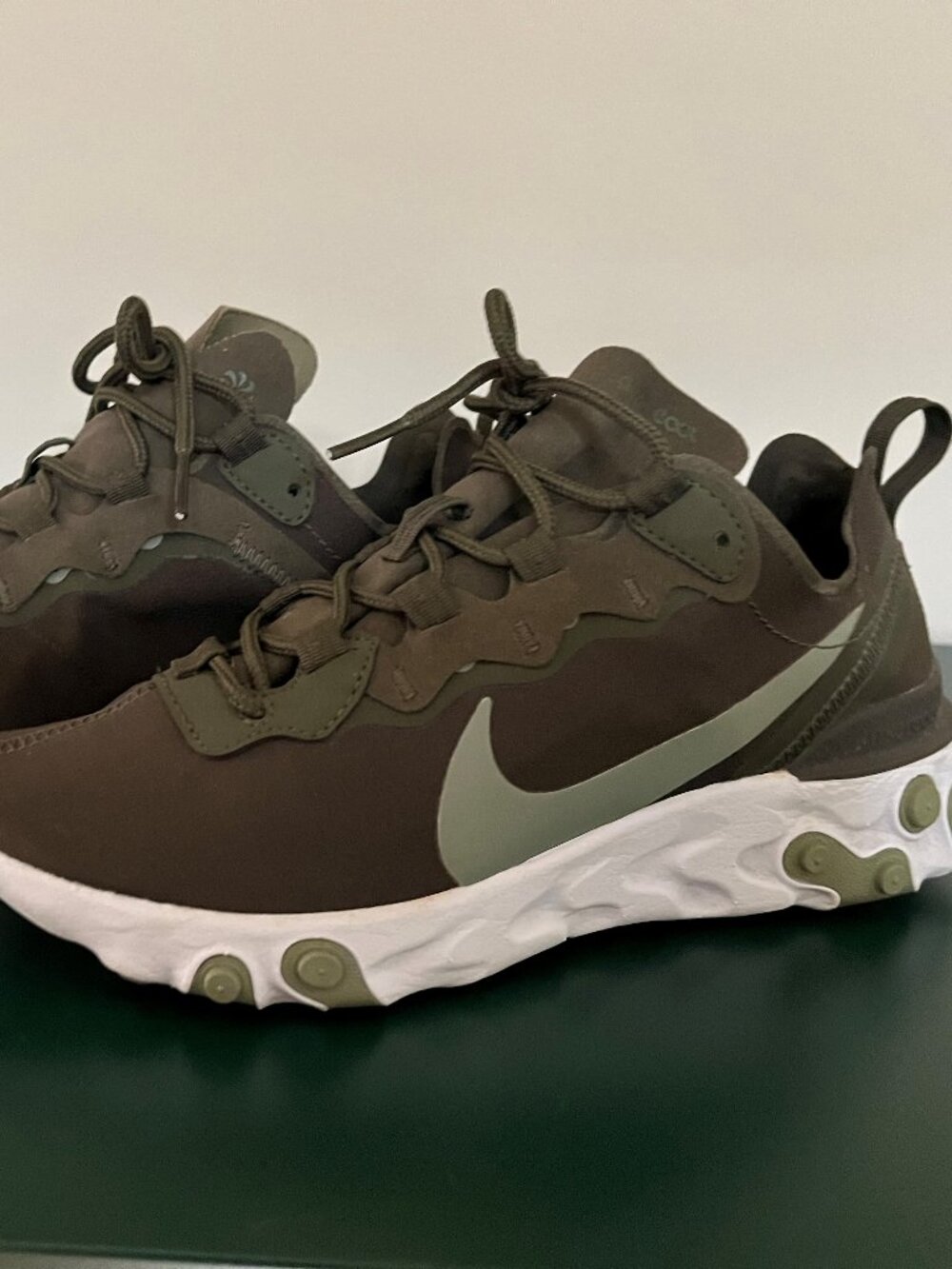 Nike React Olive Green Size 7.5 - Picture 2 of 3